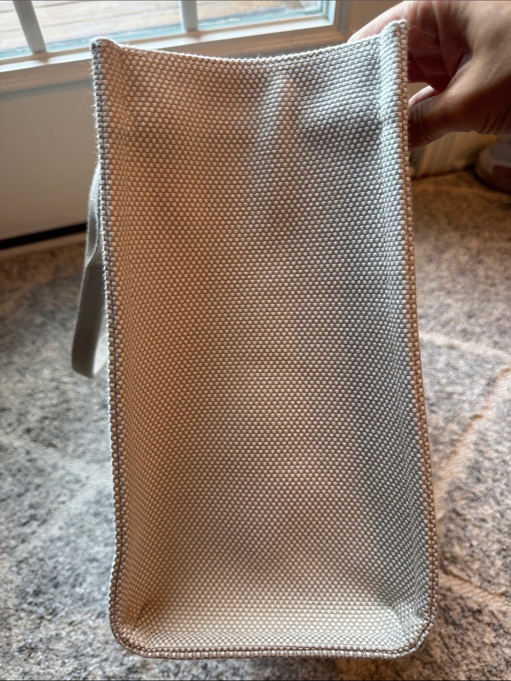 lululemon Two Tone Canvas Tote 10L - Picture 4 of 8